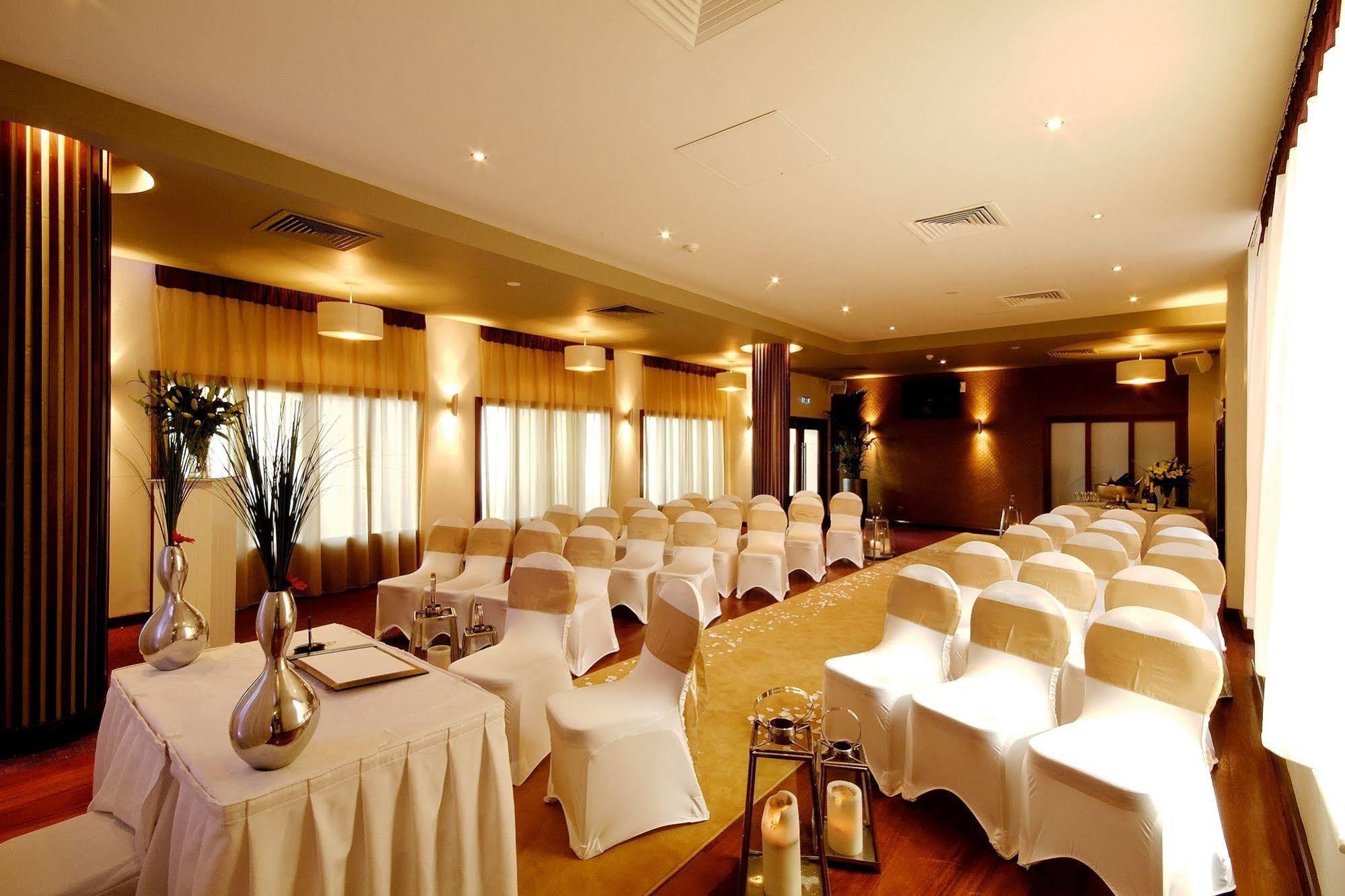 Carrigaline Court Hotel & Leisure Centre Zewnętrze zdjęcie