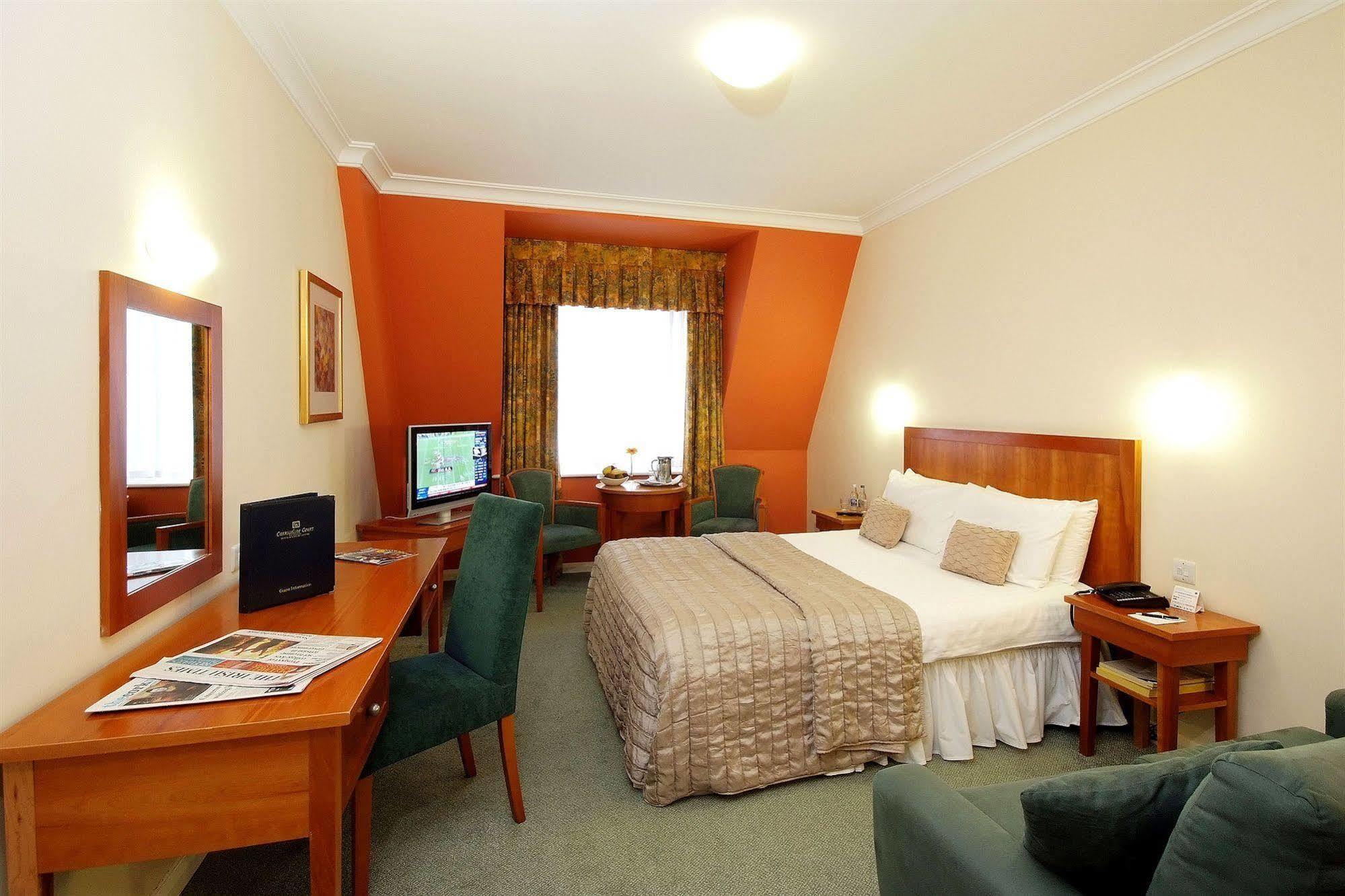 Carrigaline Court Hotel & Leisure Centre Zewnętrze zdjęcie